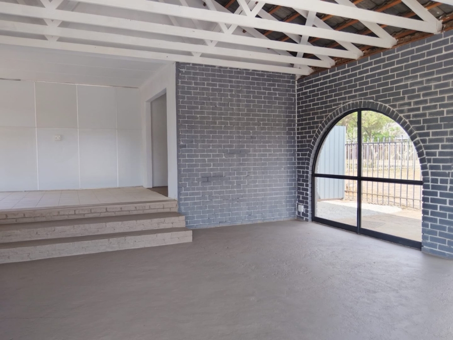 Commercial Property for Sale in Flamwood North West